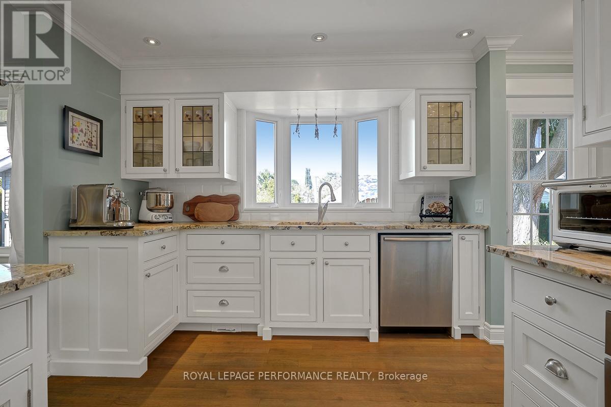 3 Parkland Crescent