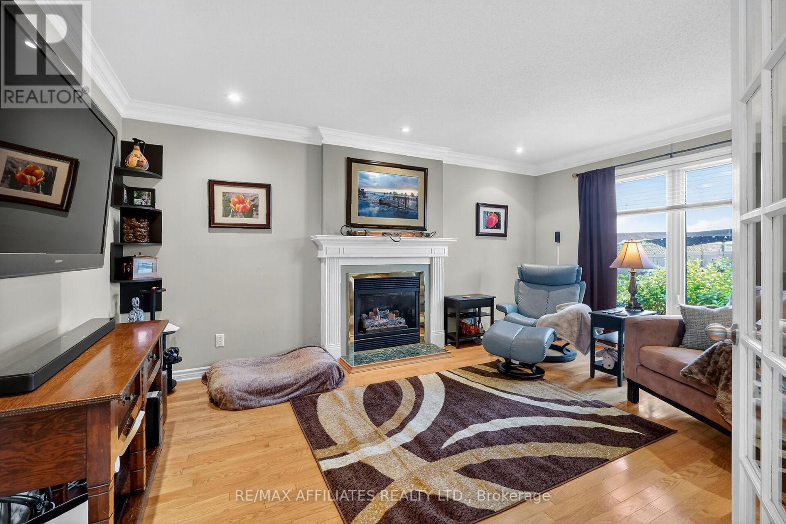 560 Falwyn Crescent