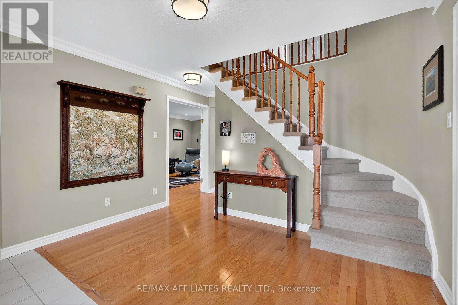 560 Falwyn Crescent