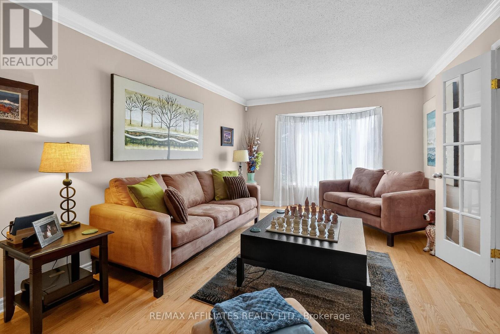 560 Falwyn Crescent