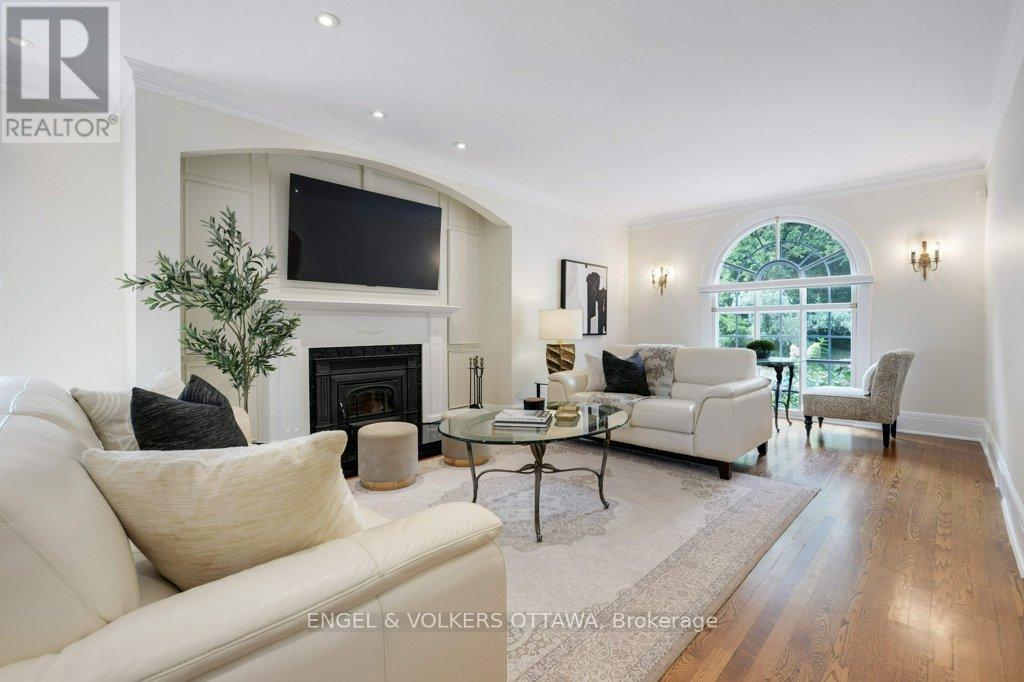 386 Ashbury Road