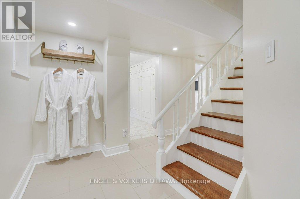 386 Ashbury Road