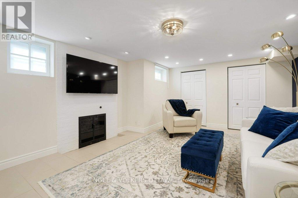 386 Ashbury Road