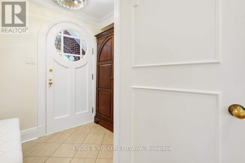 386 Ashbury Road