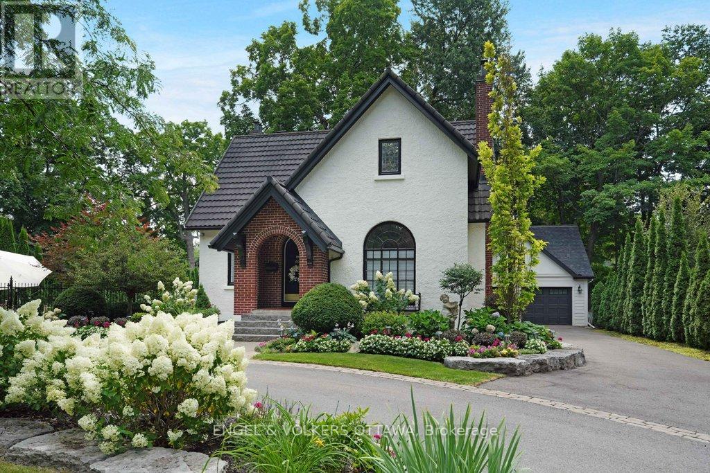 386 Ashbury Road