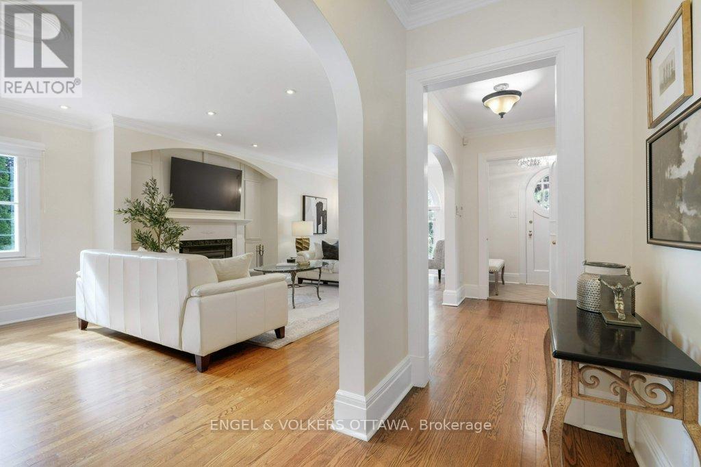 386 Ashbury Road