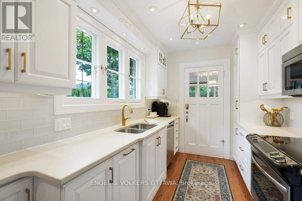 386 Ashbury Road