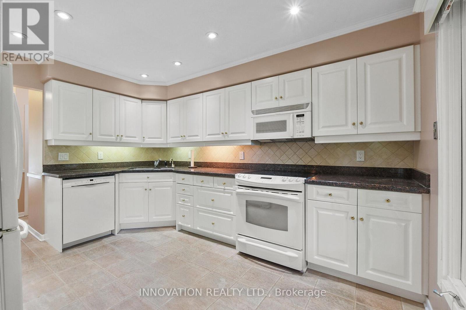 14 Chimo Drive
