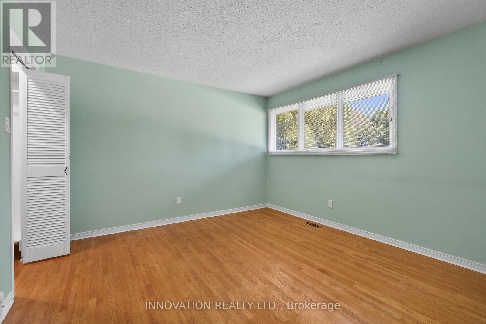 14 Chimo Drive