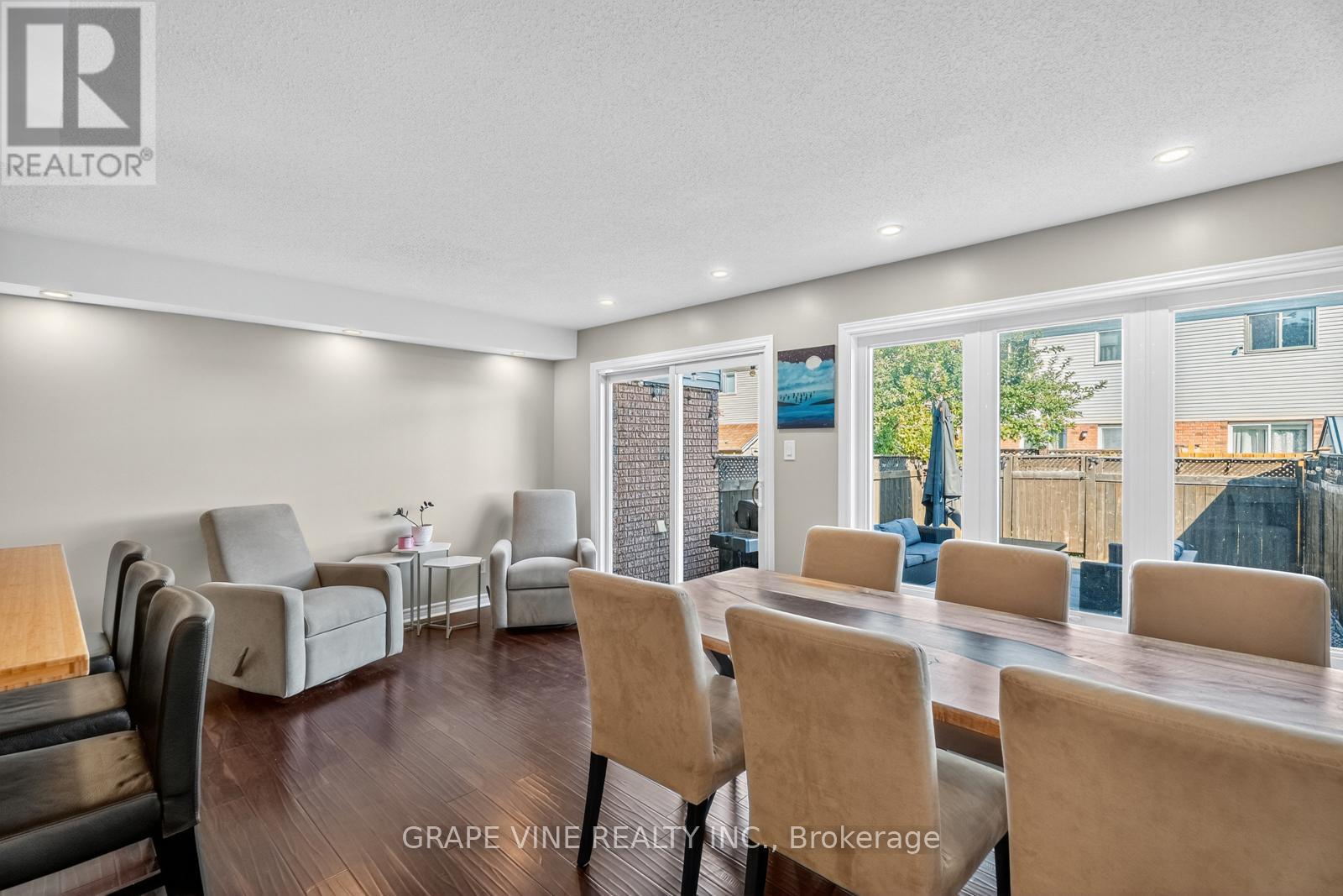204 Hunterswood Crescent