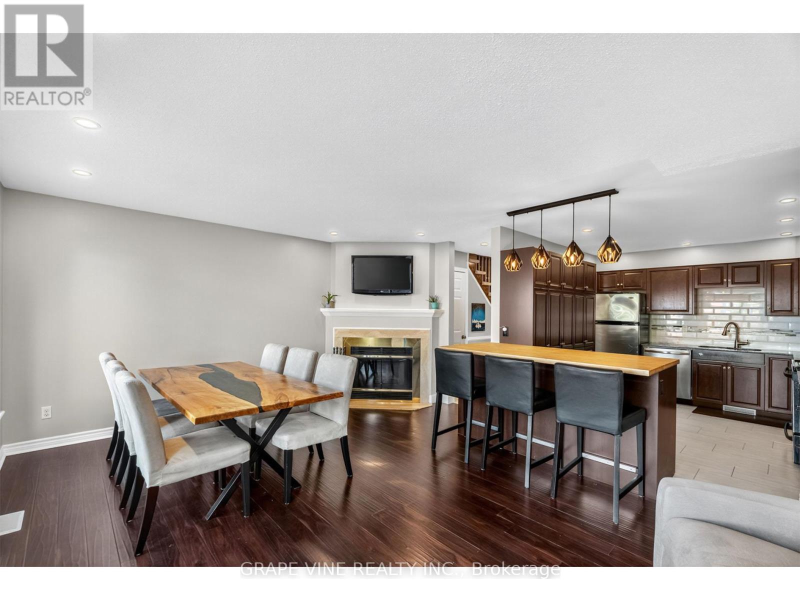 204 Hunterswood Crescent