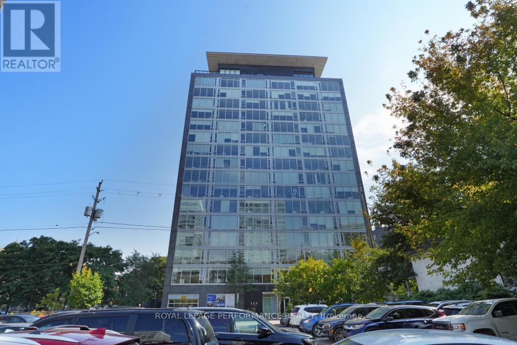 702 - 300 Lisgar Street
