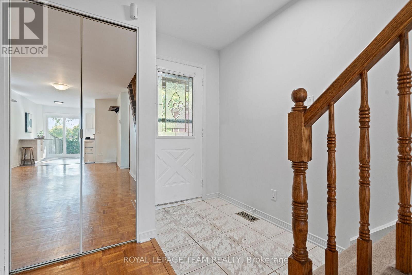 230 Currell Avenue