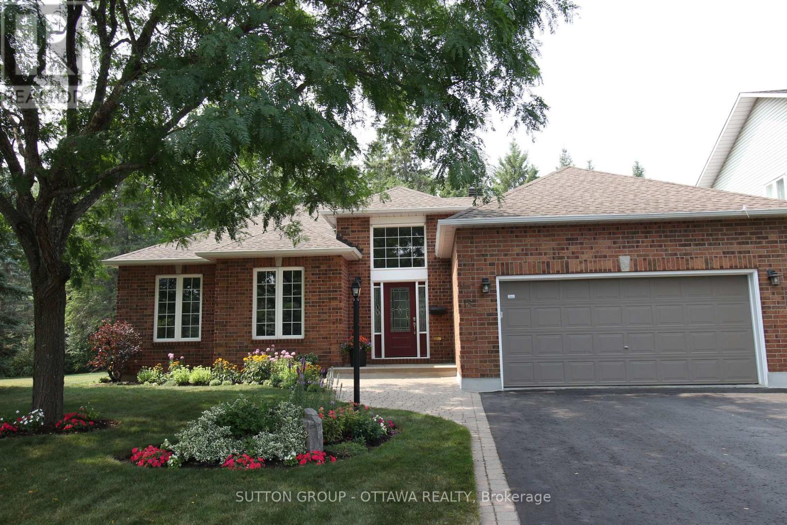 18 Sirocco Crescent