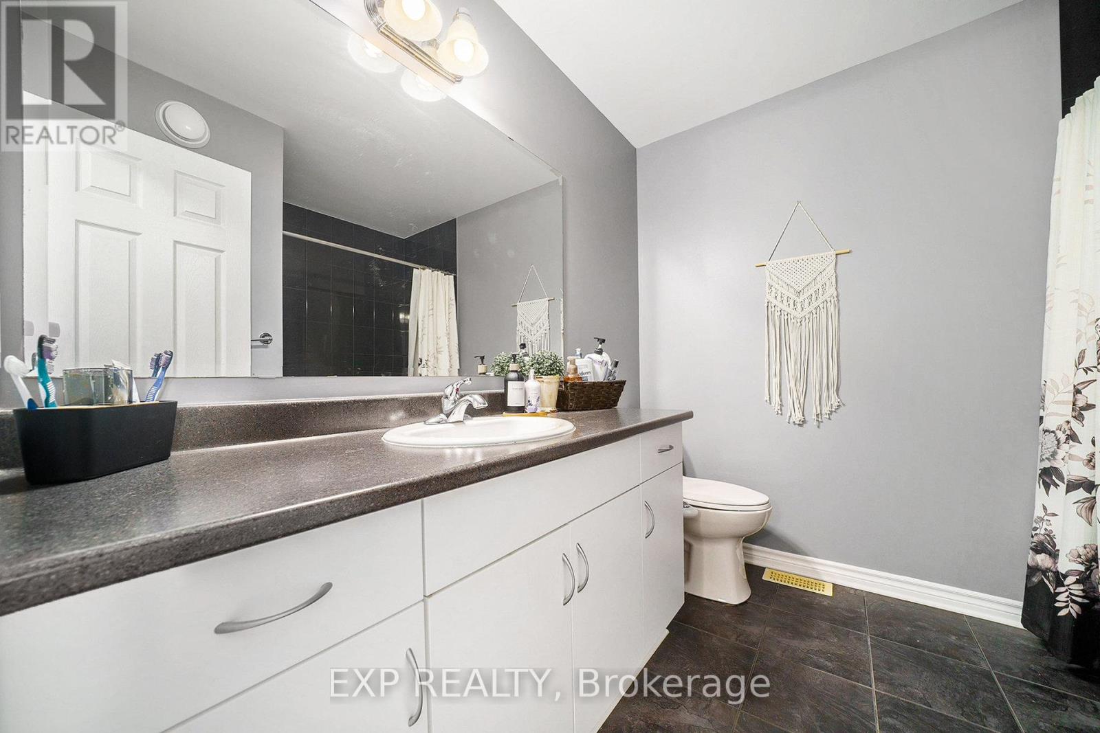 203 Brambling Way