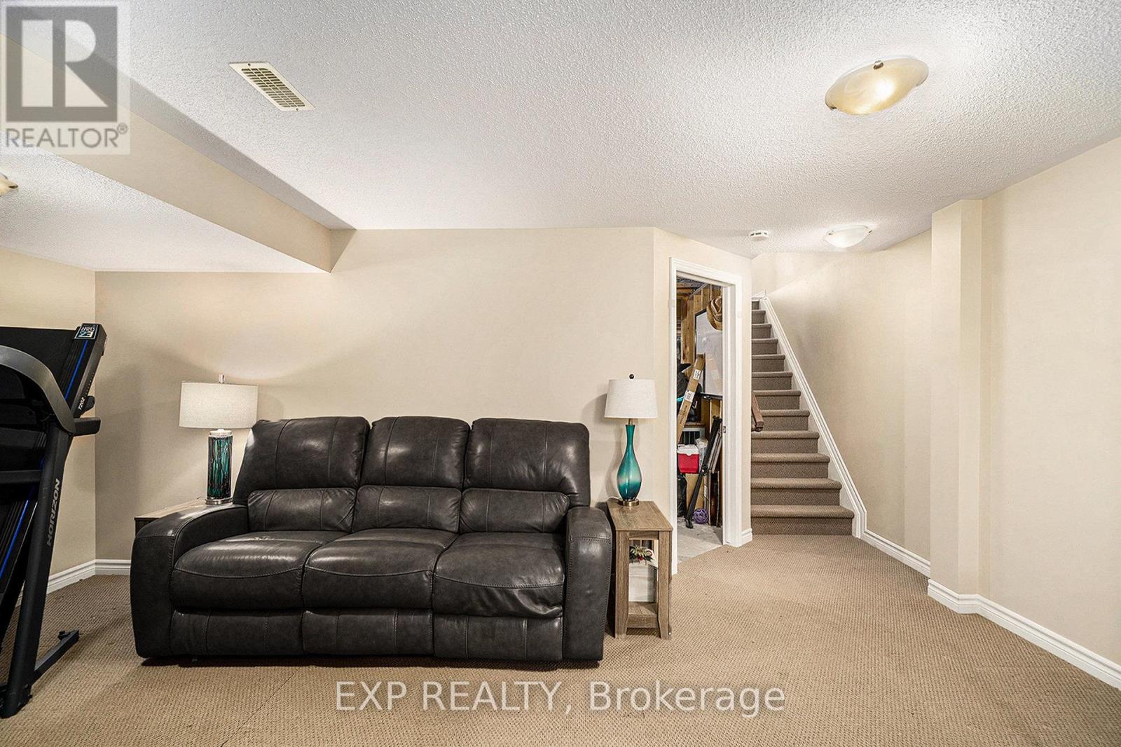 203 Brambling Way