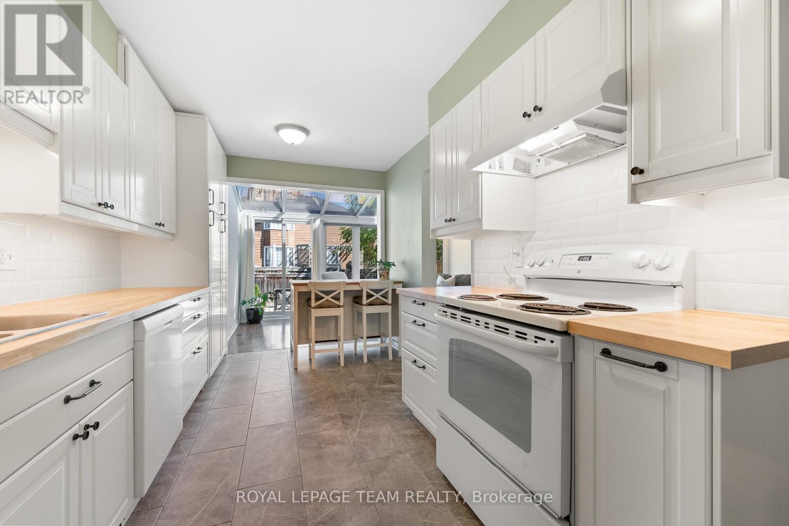 88 Waterton Crescent