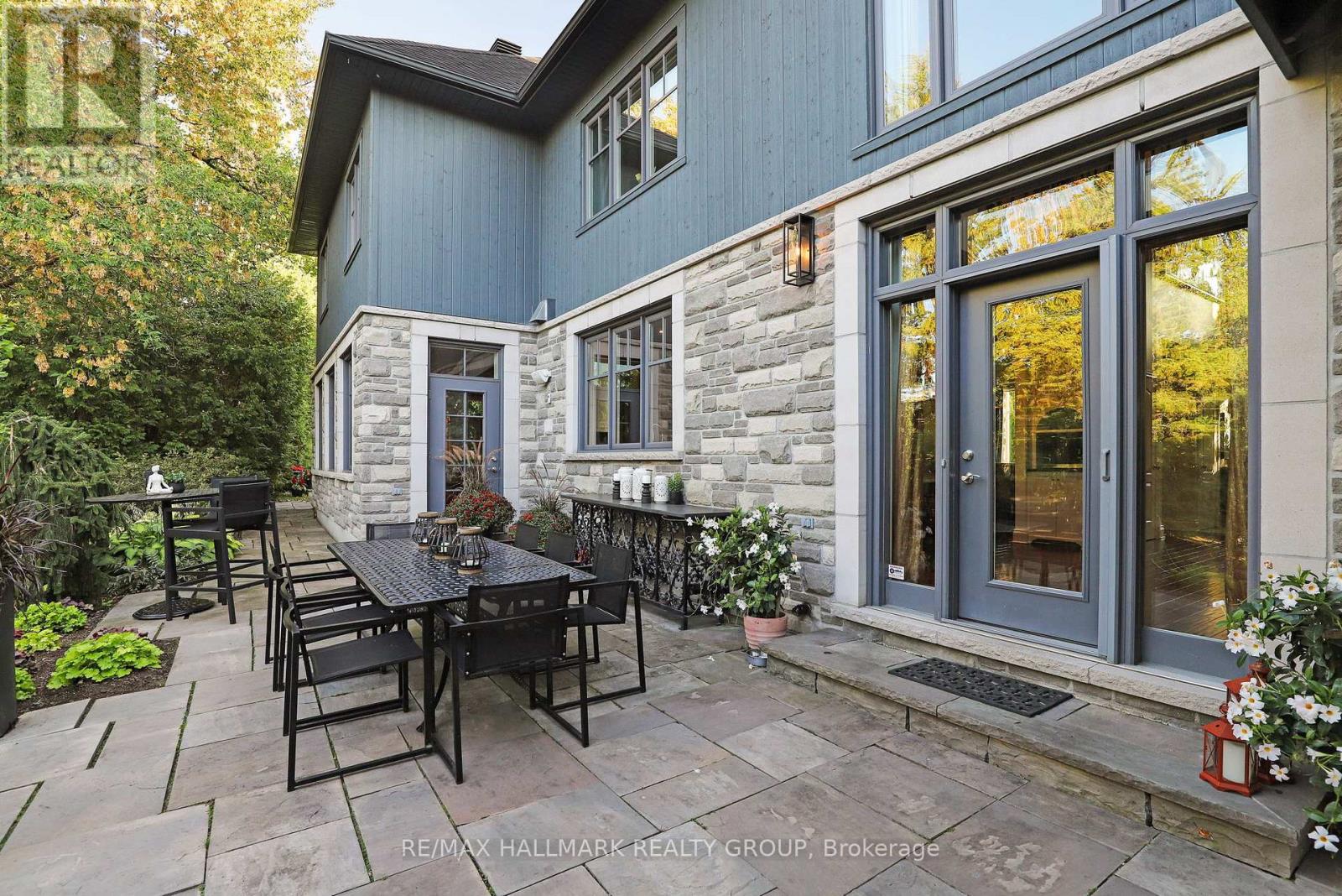45 Crescent Heights