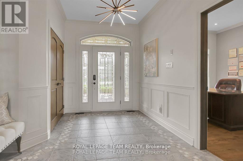 5591 Manotick Main Street