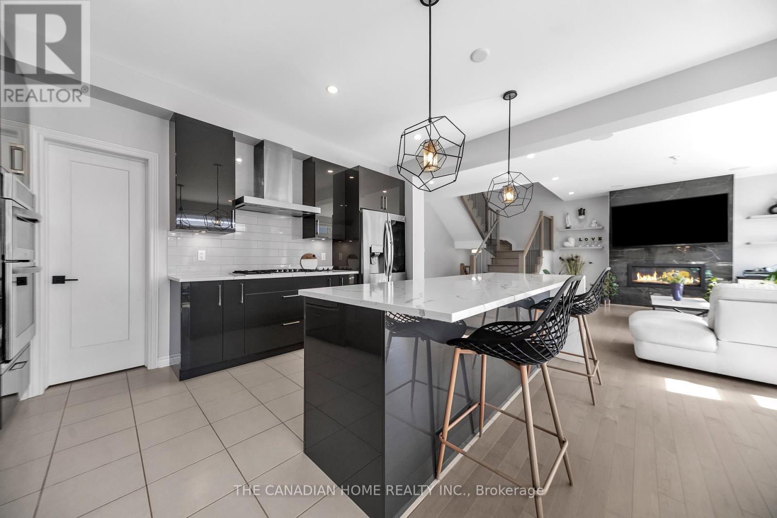 711 Moonflower Crescent
