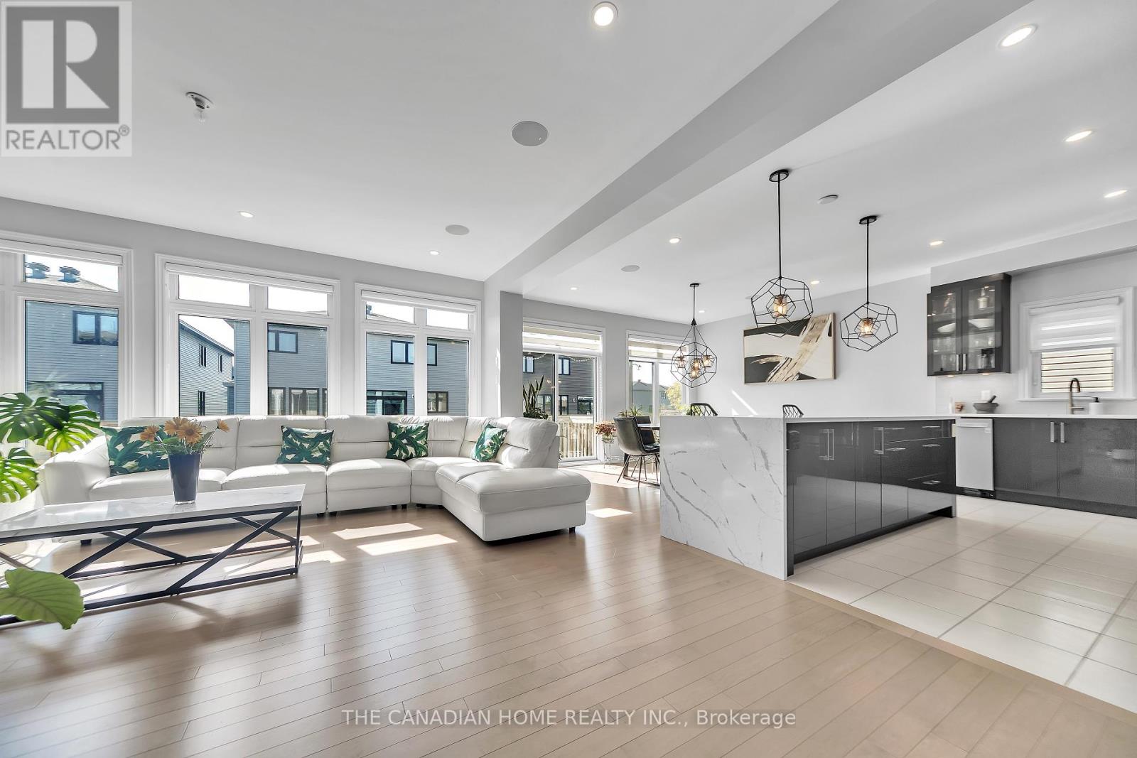 711 Moonflower Crescent