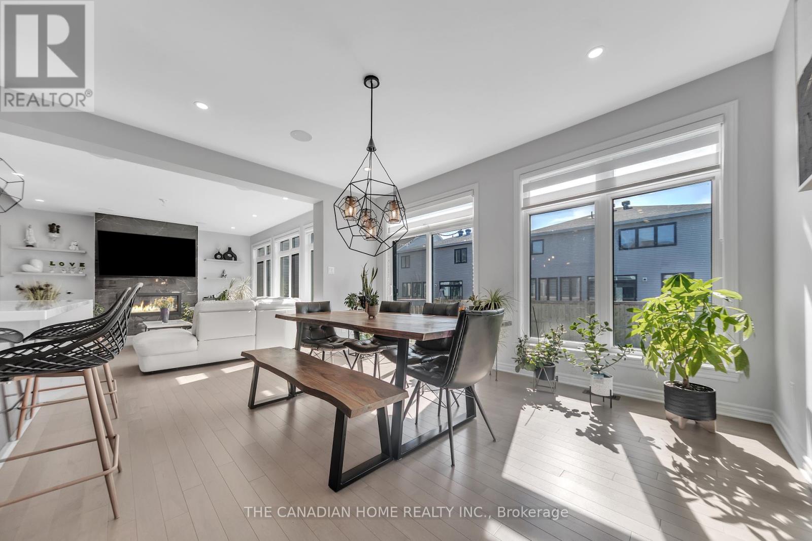 711 Moonflower Crescent