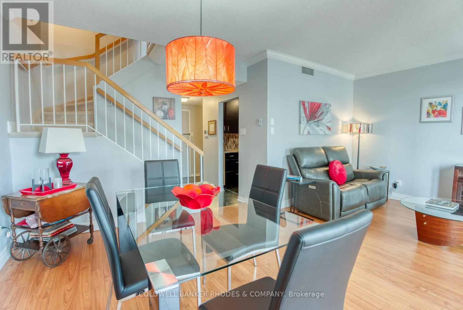 1105 - 556 Laurier Avenue W