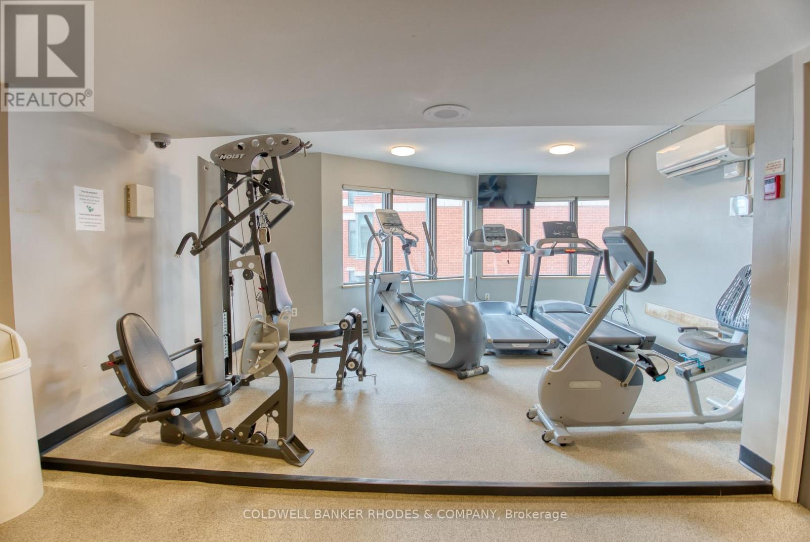 1105 - 556 Laurier Avenue W