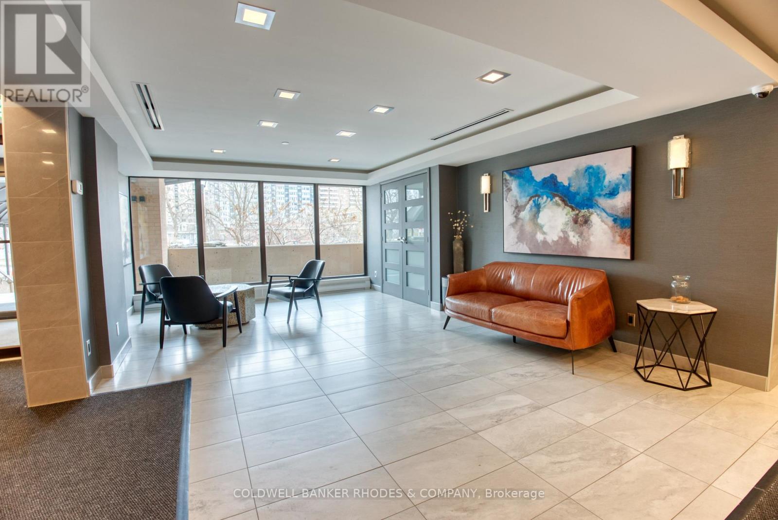 1105 - 556 Laurier Avenue W