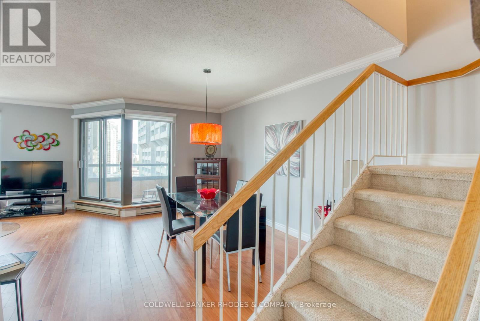 1105 - 556 Laurier Avenue W