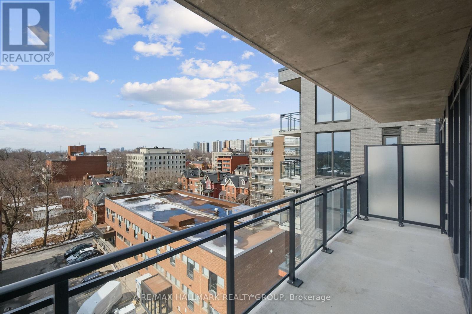 617 - 10 James Street