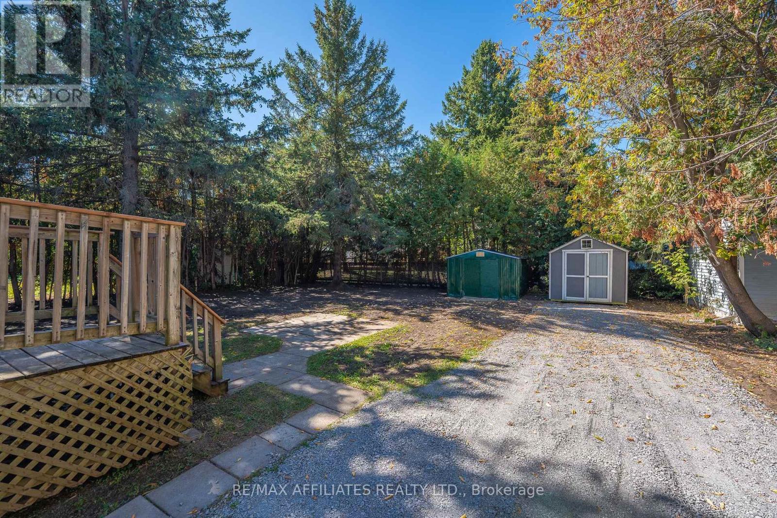 5 Fringewood Drive