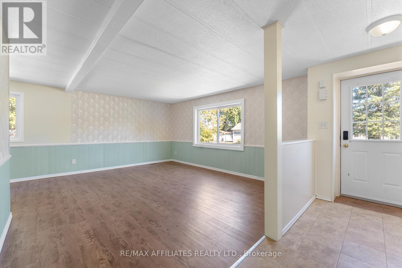 5 Fringewood Drive
