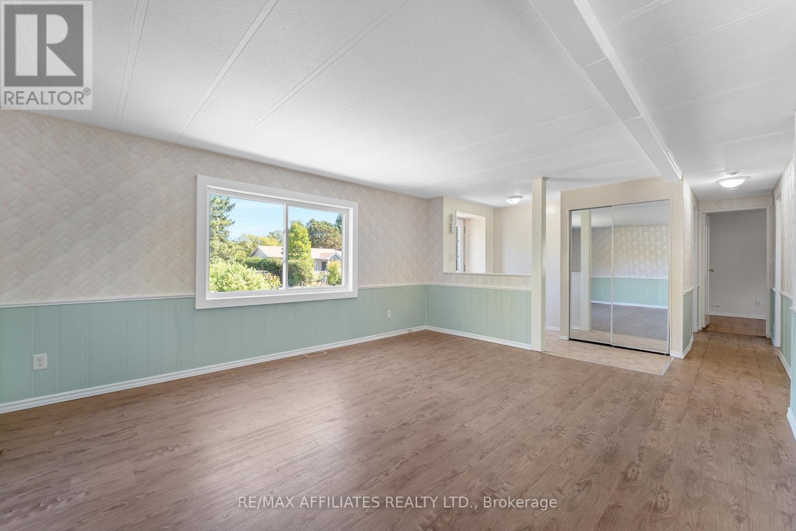 5 Fringewood Drive