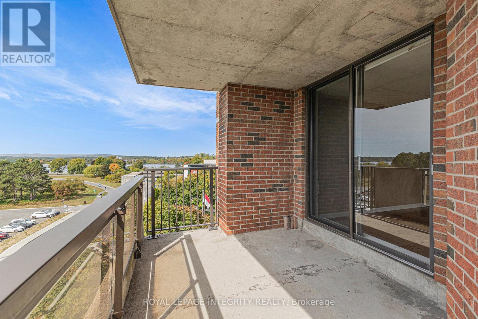 602 - 50 Emmerson Avenue