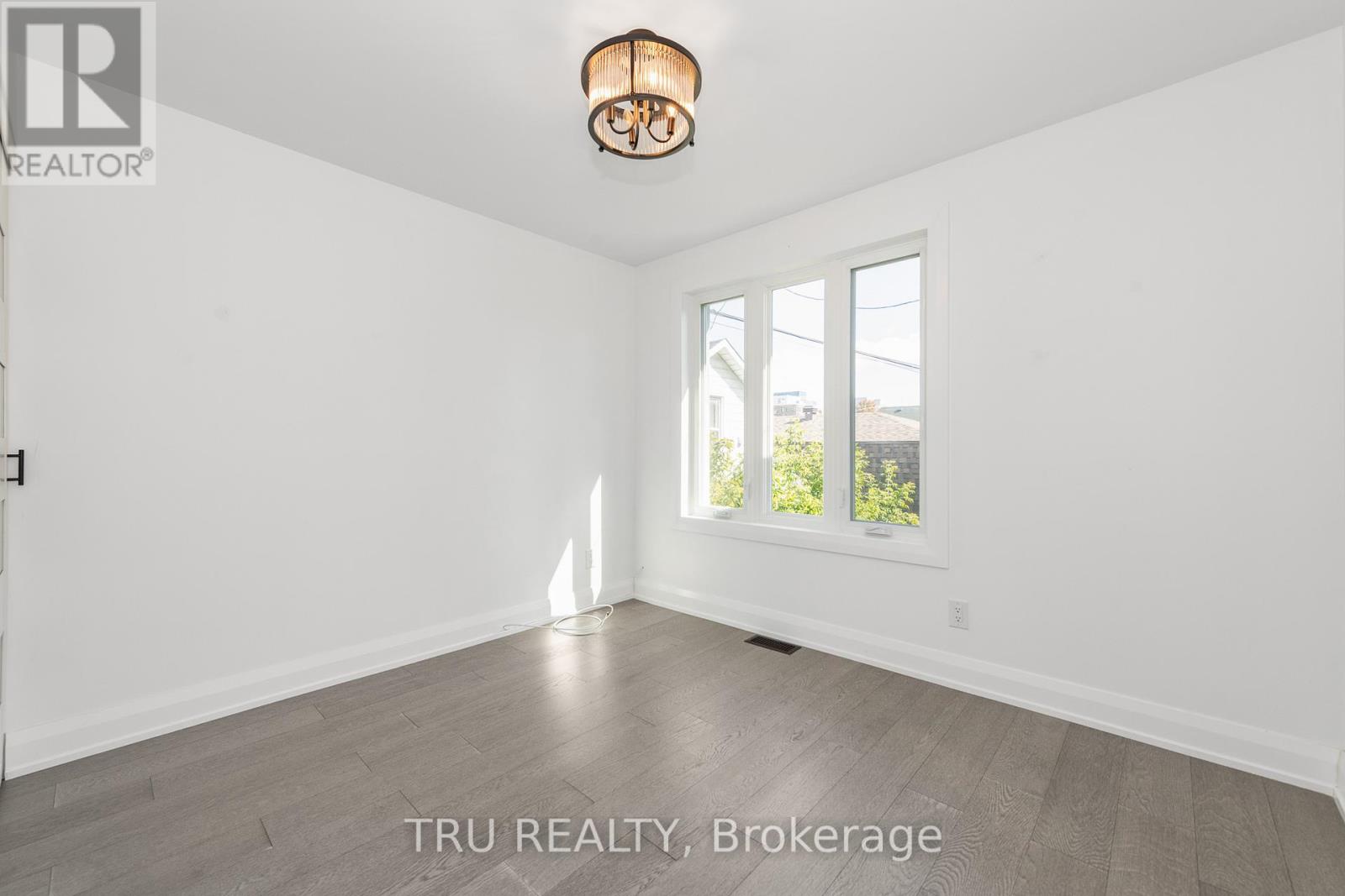 381 North River Road