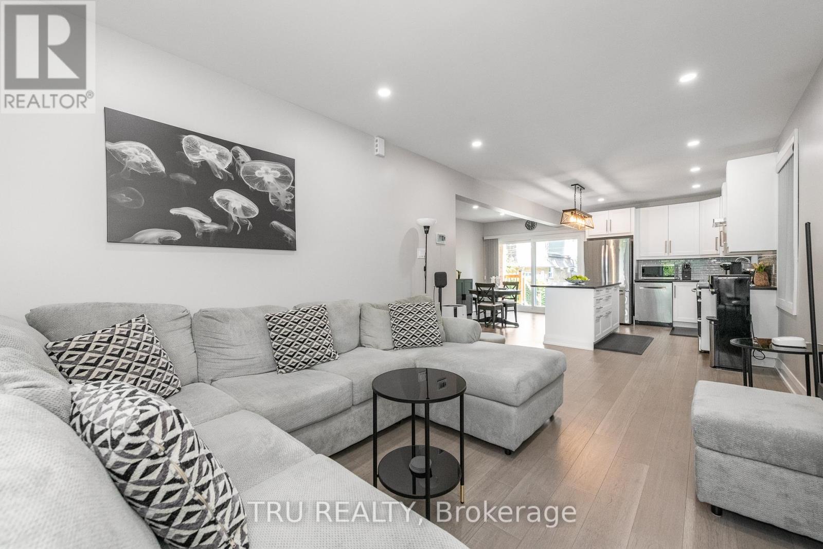381 North River Road