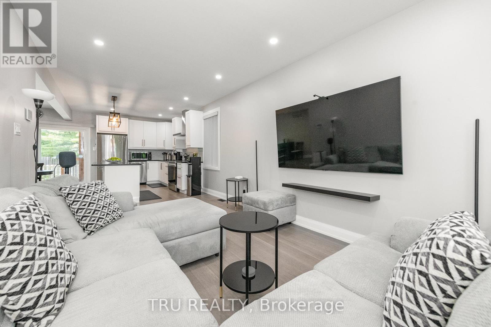 381 North River Road