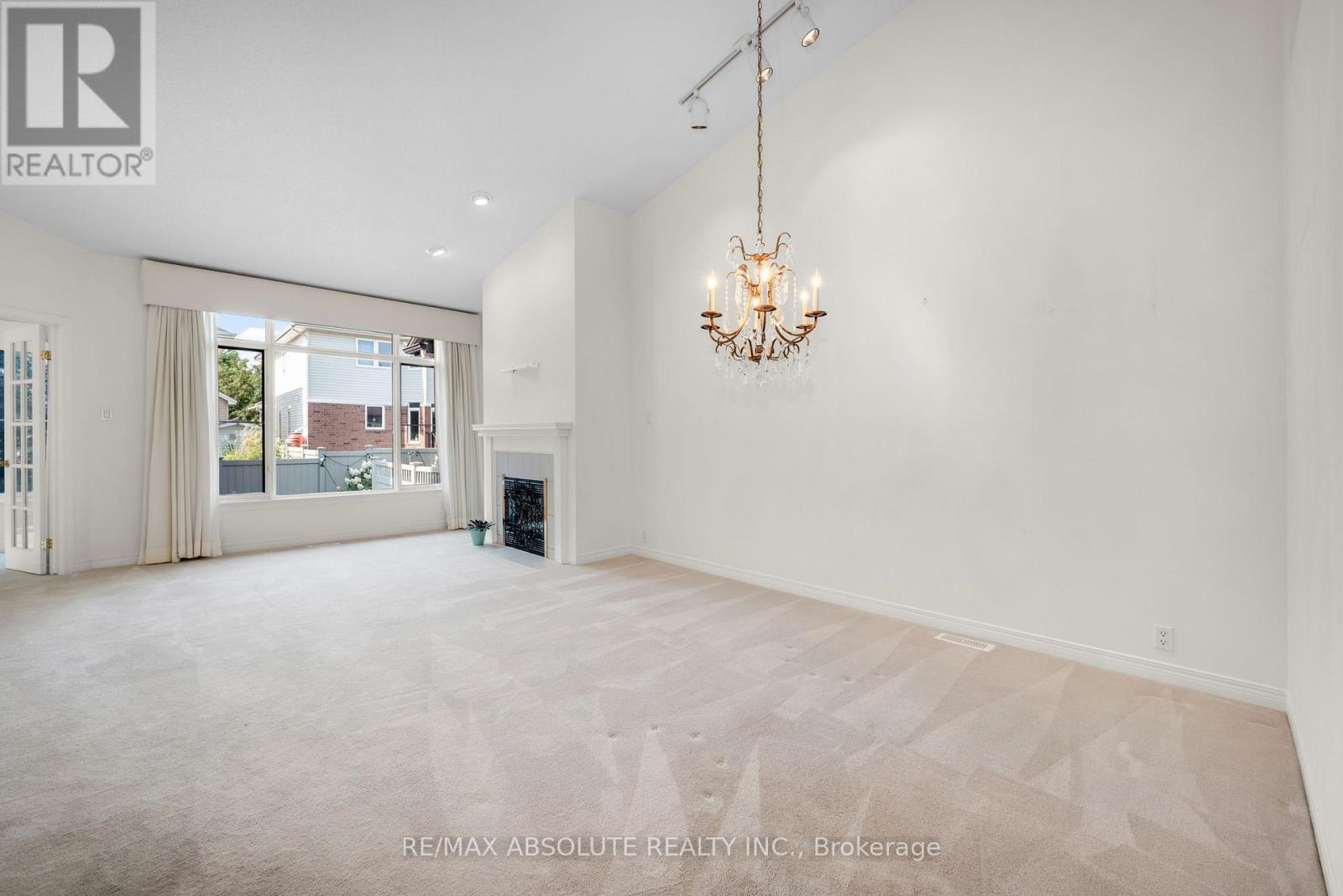 87 Waterthrush Crescent