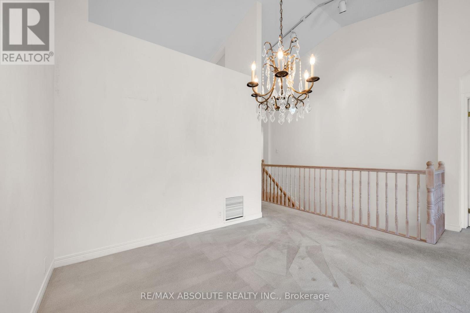 87 Waterthrush Crescent