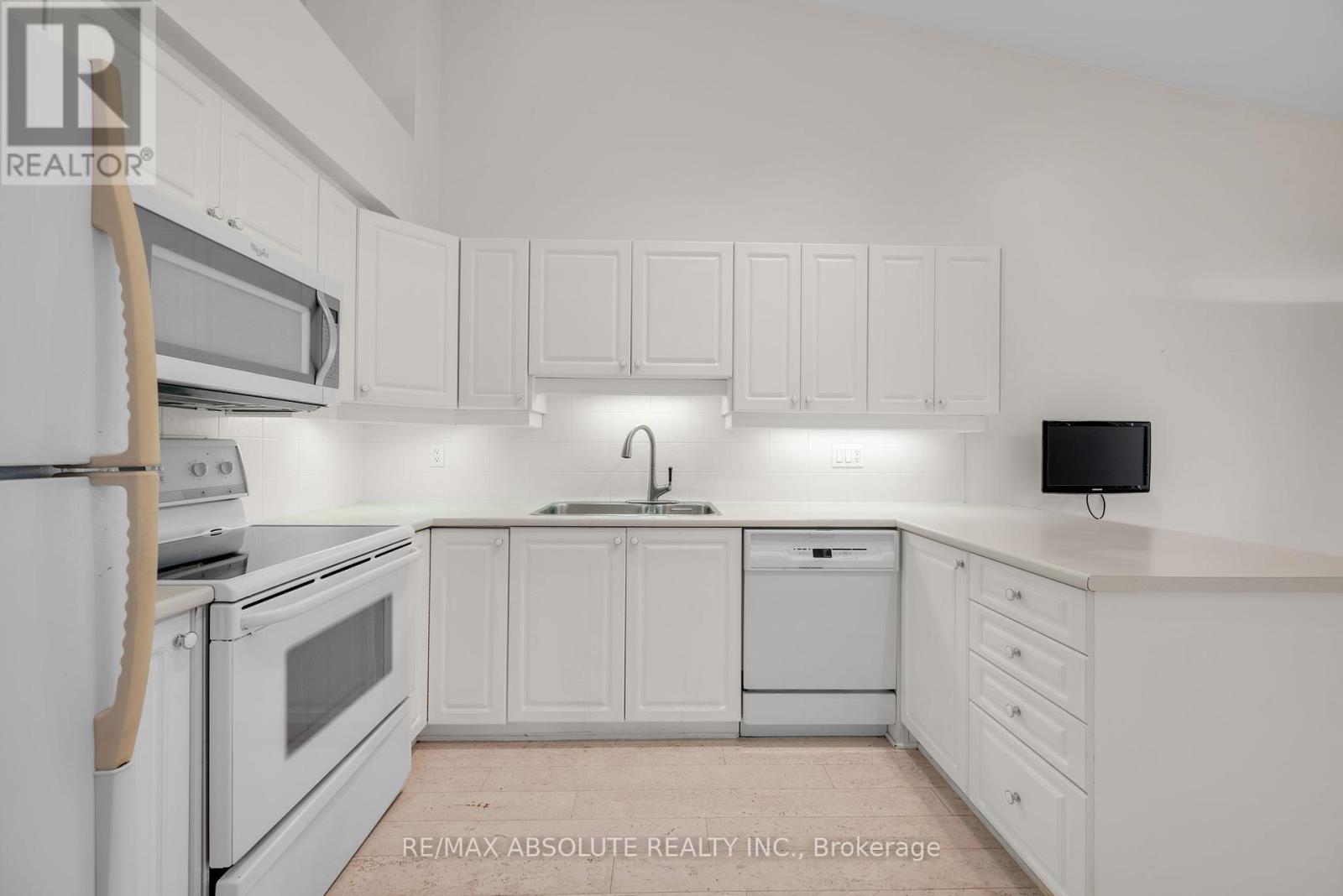 87 Waterthrush Crescent