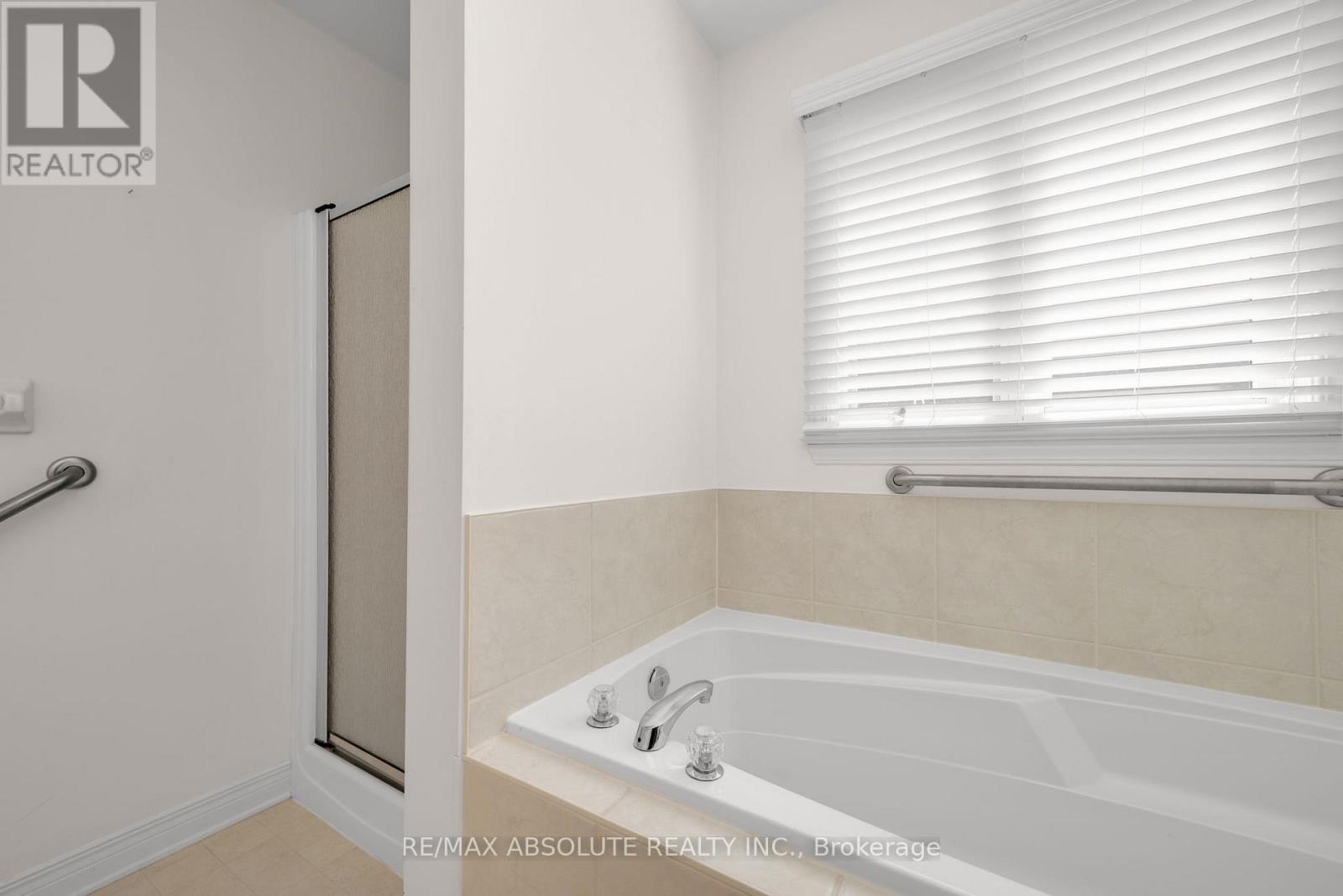 87 Waterthrush Crescent