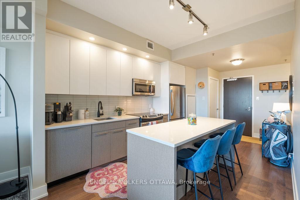 809 - 88 Richmond Road