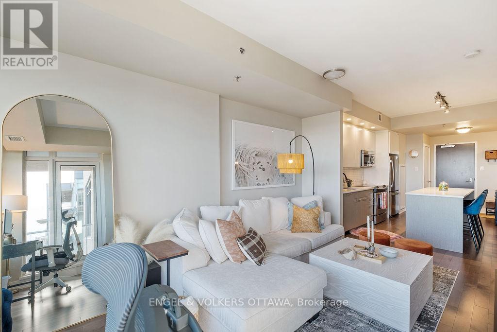 809 - 88 Richmond Road