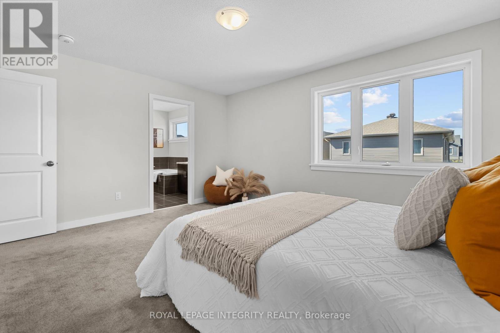 893 Sendero Way