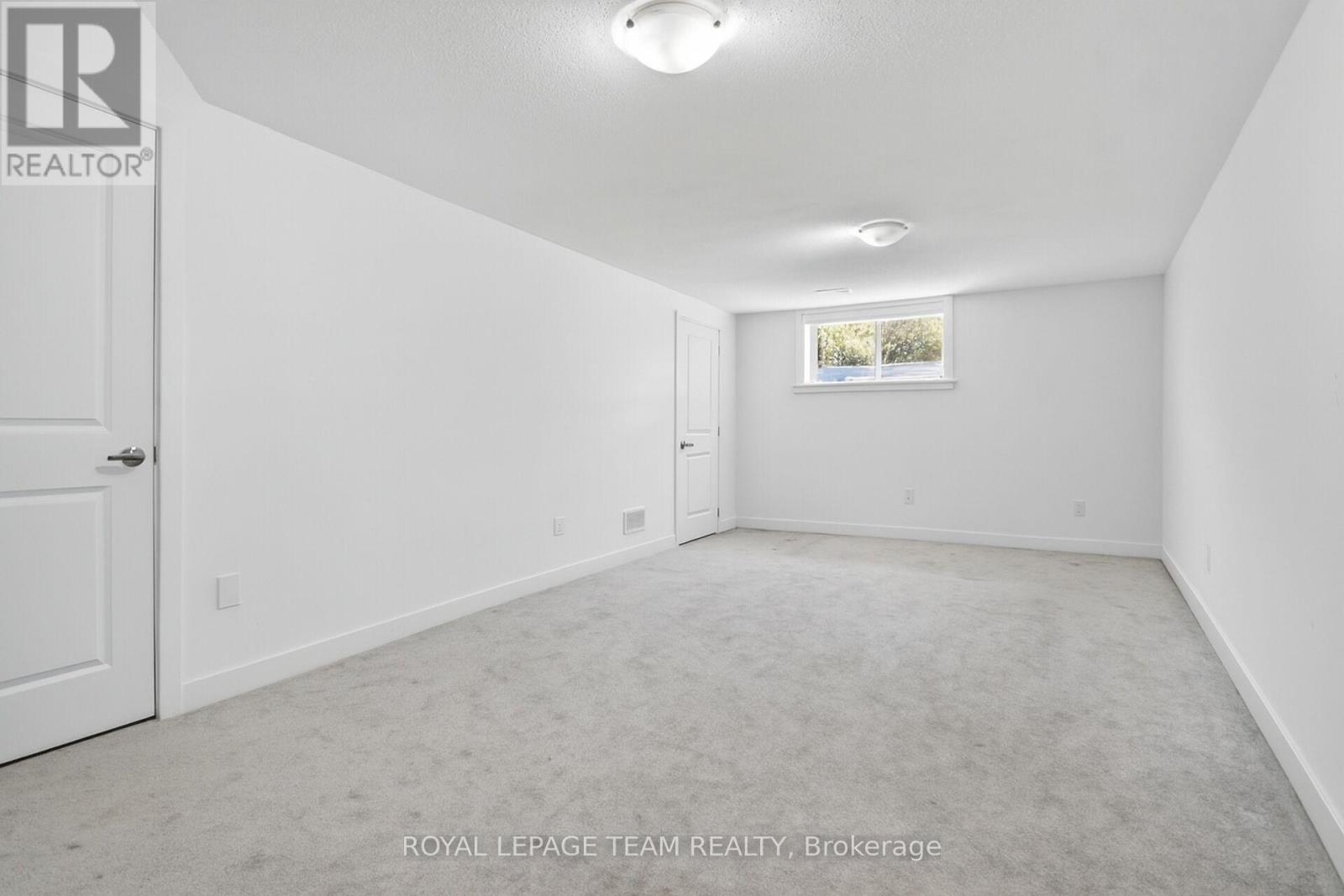 337 Ibanez Walk