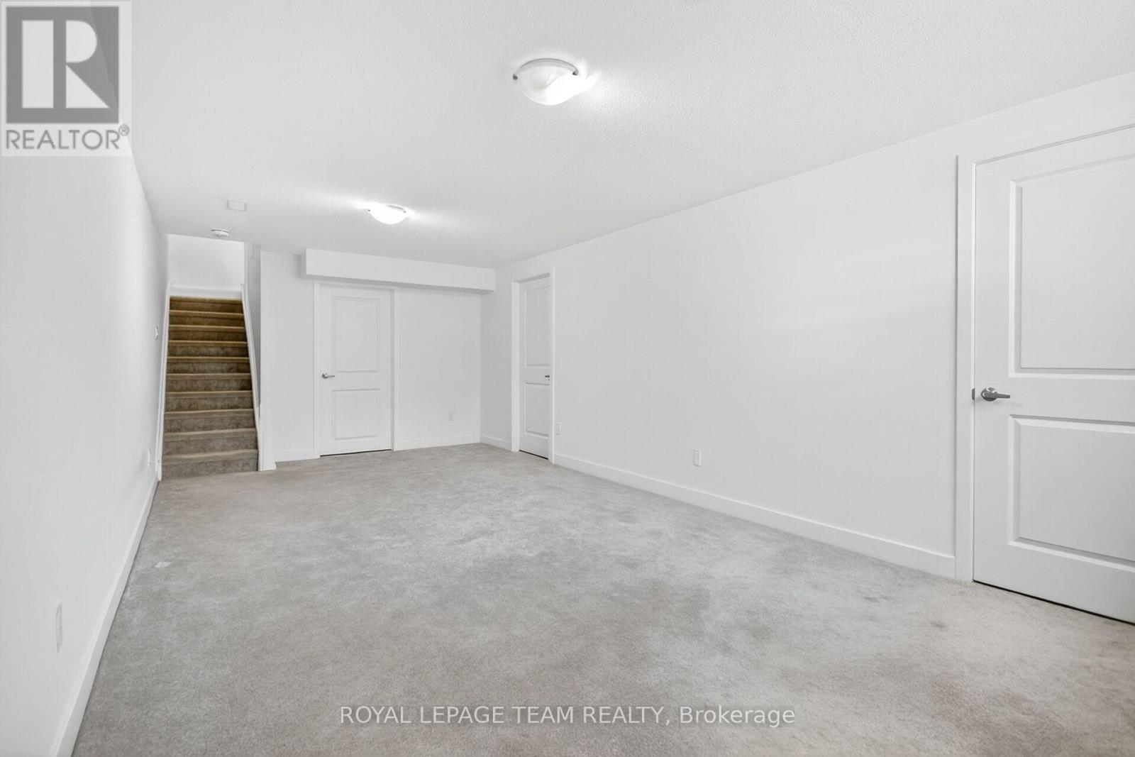 337 Ibanez Walk