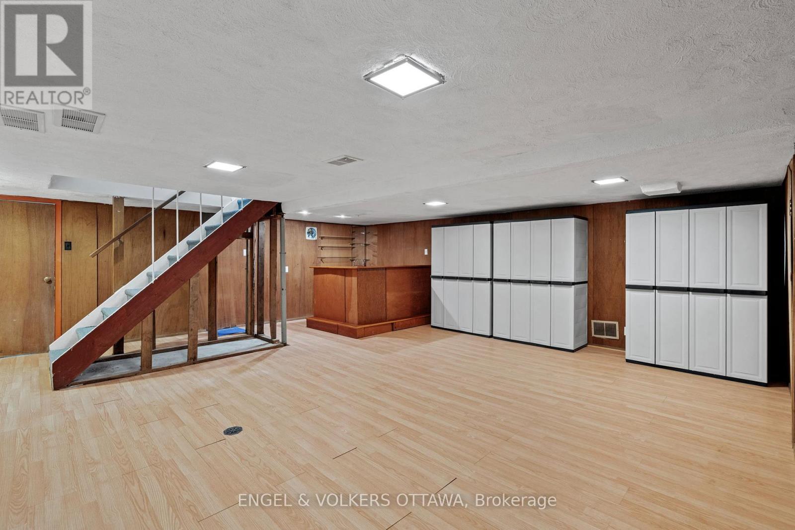 337 Mountbatten Avenue