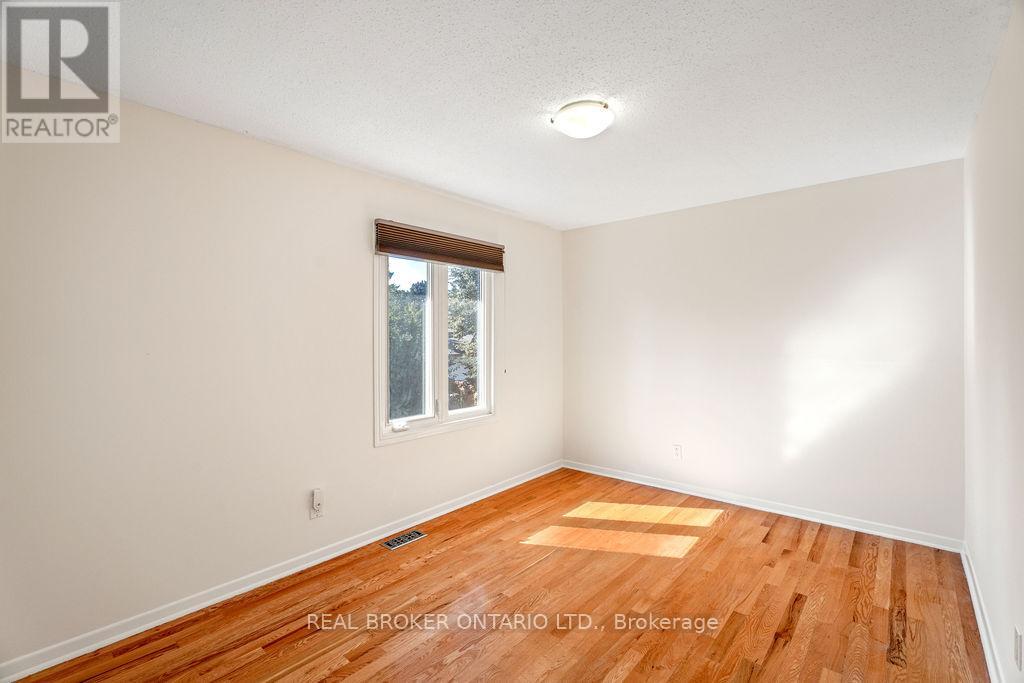 99 Queensline Drive