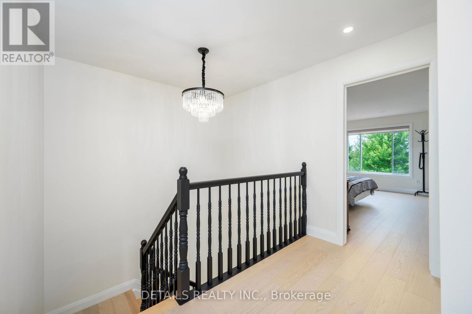 732 Carmella Crescent